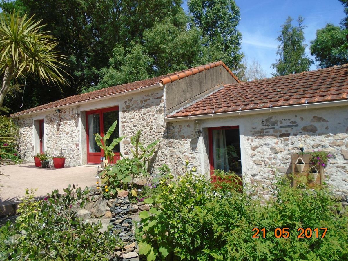 Les Trois Etangs Bed and Breakfast Saint-Viaud Εξωτερικό φωτογραφία